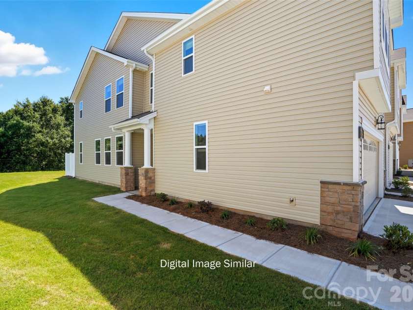 6027 Mallow Crossing Lane, Charlotte, NC 28213.  MLS# CAR4344233, YatesRealty ID 8540. 