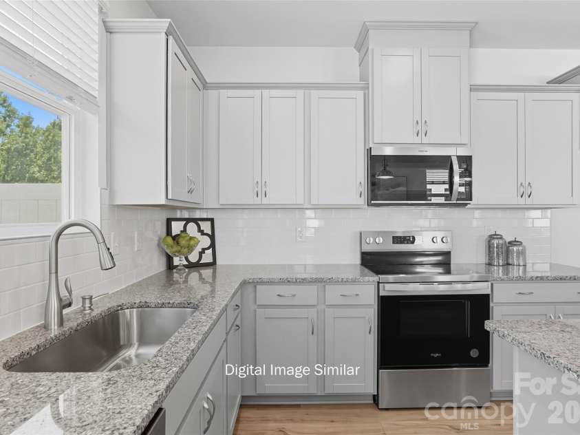 6027 Mallow Crossing Lane, Charlotte, NC 28213.  MLS# CAR4344233, YatesRealty ID 8540. 
