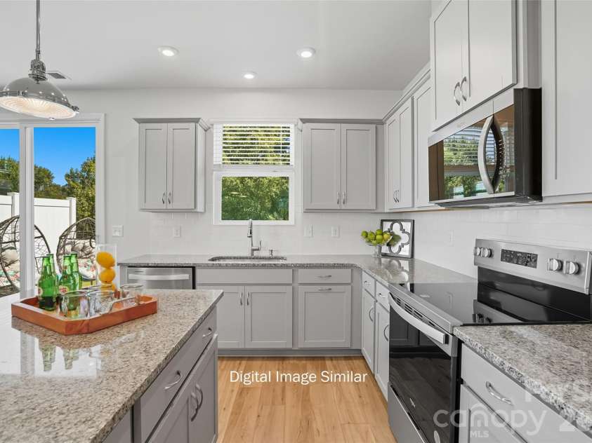 6027 Mallow Crossing Lane, Charlotte, NC 28213.  MLS# CAR4344233, YatesRealty ID 8540. 