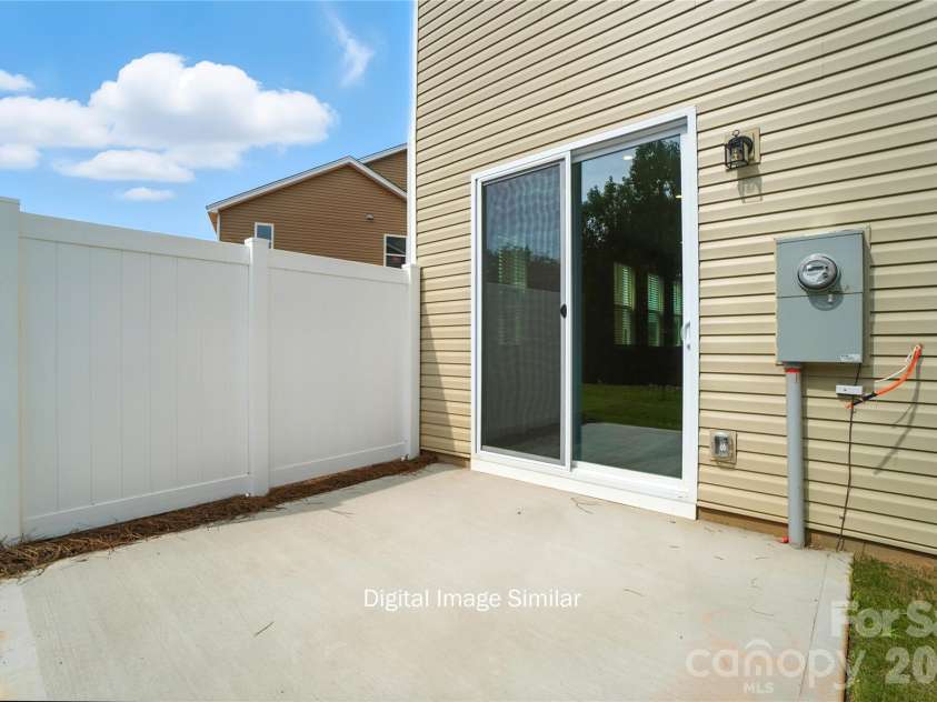 6027 Mallow Crossing Lane, Charlotte, NC 28213.  MLS# CAR4344233, YatesRealty ID 8540. 