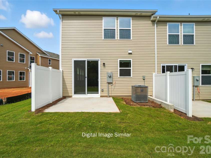 6027 Mallow Crossing Lane, Charlotte, NC 28213.  MLS# CAR4344233, YatesRealty ID 8540. 