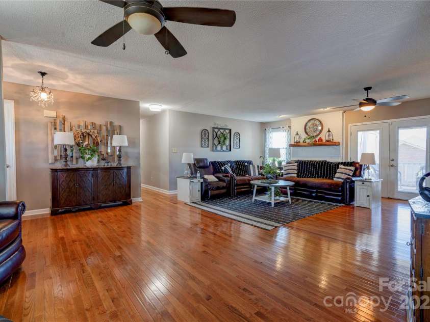 116 Country Creek Drive, Kings Mountain, NC 28086.  MLS# CAR4213874, YatesRealty ID 8542. 