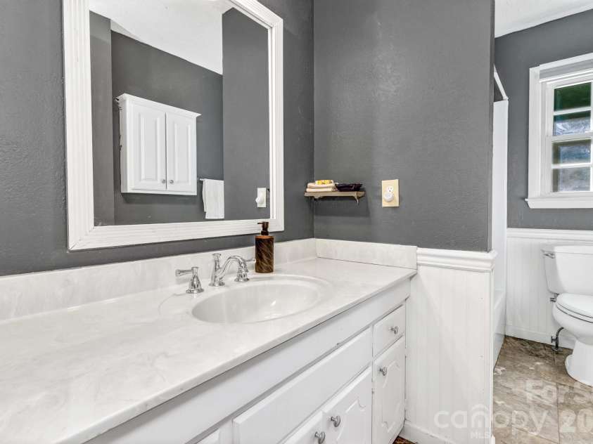 1 Oak Lane, Candler, NC 28715.  MLS# CAR4350223, YatesRealty ID 8543. 2nd bath