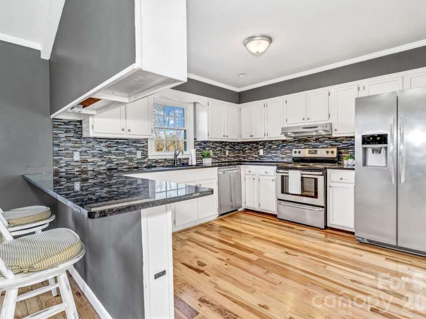 1 Oak Lane, Candler, NC 28715.  MLS# CAR4350223, YatesRealty ID 8543. 