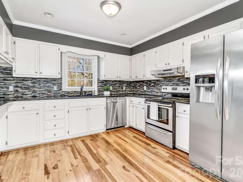 1 Oak Lane, Candler, NC 28715.  MLS# CAR4350223, YatesRealty ID 8543. 
