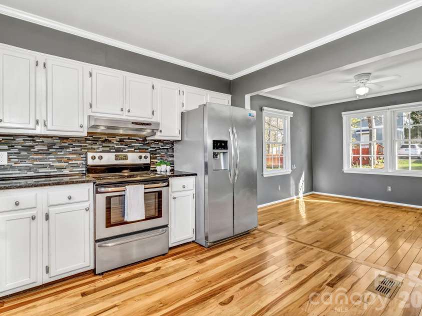 1 Oak Lane, Candler, NC 28715.  MLS# CAR4350223, YatesRealty ID 8543. 