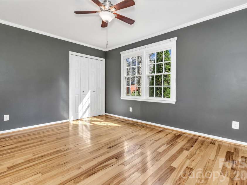 1 Oak Lane, Candler, NC 28715.  MLS# CAR4350223, YatesRealty ID 8543. 