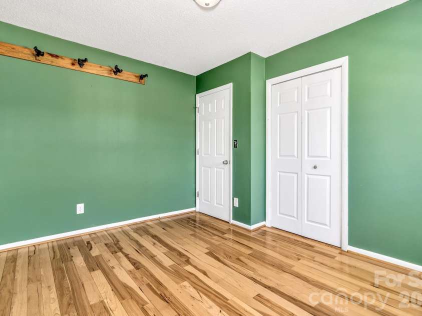 1 Oak Lane, Candler, NC 28715.  MLS# CAR4350223, YatesRealty ID 8543. 