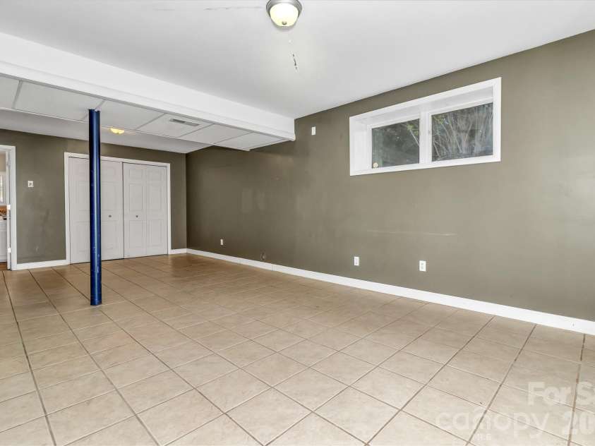 1 Oak Lane, Candler, NC 28715.  MLS# CAR4350223, YatesRealty ID 8543. 
