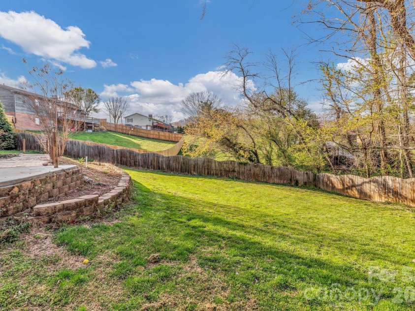 1 Oak Lane, Candler, NC 28715.  MLS# CAR4350223, YatesRealty ID 8543. 
