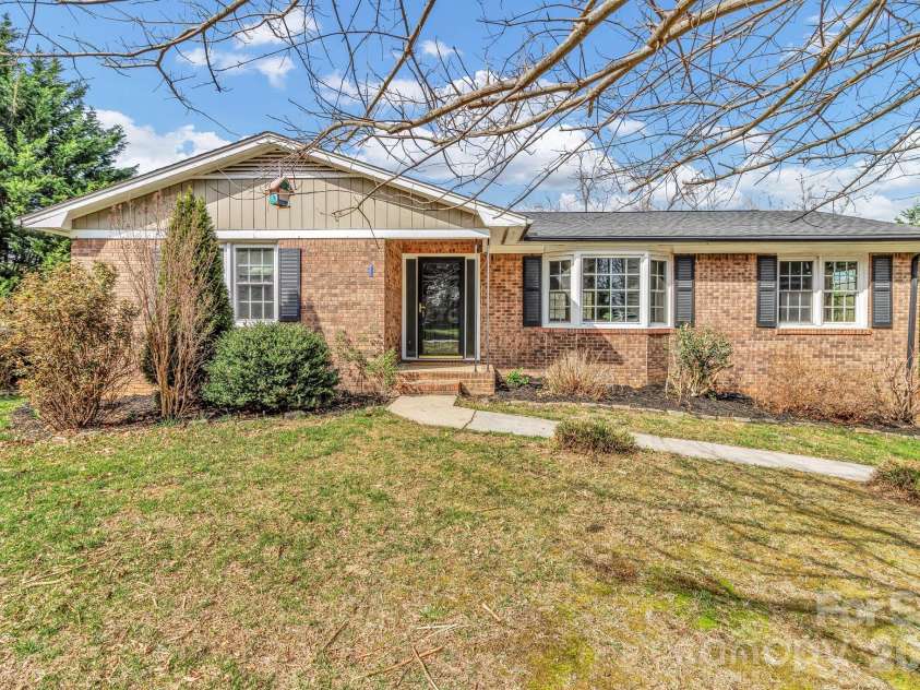 1 Oak Lane, Candler, NC 28715.  MLS# CAR4350223, YatesRealty ID 8543. Beautiful home with nice yard