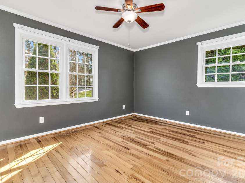 1 Oak Lane, Candler, NC 28715.  MLS# CAR4350223, YatesRealty ID 8543. Primary bedroom