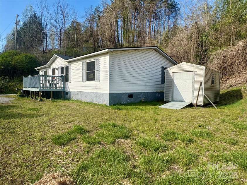 1235 Jenkins Branch Road, Bryson City, NC 28713.  MLS# CAR4242182, YatesRealty ID 8543. 