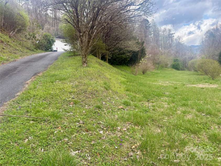 1235 Jenkins Branch Road, Bryson City, NC 28713.  MLS# CAR4242182, YatesRealty ID 8543. 