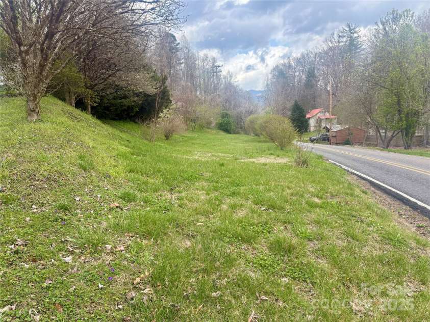1235 Jenkins Branch Road, Bryson City, NC 28713.  MLS# CAR4242182, YatesRealty ID 8543. 