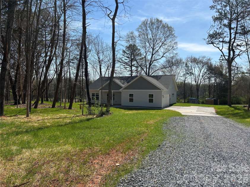 316 Sunrise Circle, Shelby, NC 28150.  MLS# CAR4340811, YatesRealty ID 8544. 