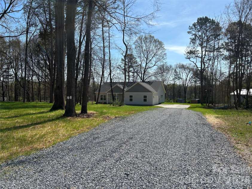 316 Sunrise Circle, Shelby, NC 28150.  MLS# CAR4340811, YatesRealty ID 8544. 