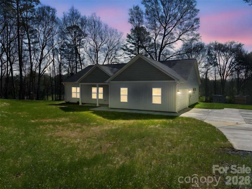 316 Sunrise Circle, Shelby, NC 28150.  MLS# CAR4340811, YatesRealty ID 8544. 