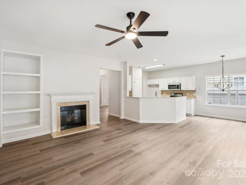 6423 Falls Lake Drive, Charlotte, NC 28270.  MLS# CAR4238747, YatesRealty ID 8545. 