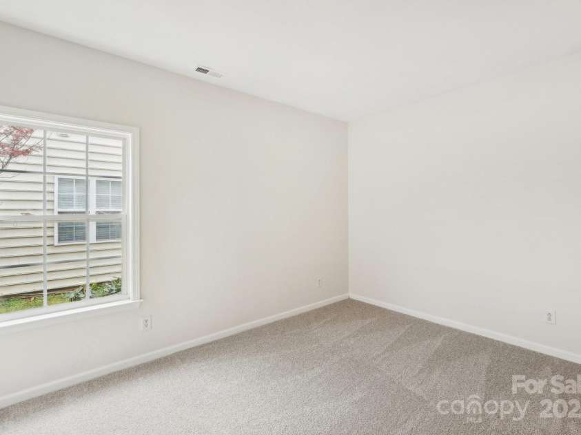 6423 Falls Lake Drive, Charlotte, NC 28270.  MLS# CAR4238747, YatesRealty ID 8545. 