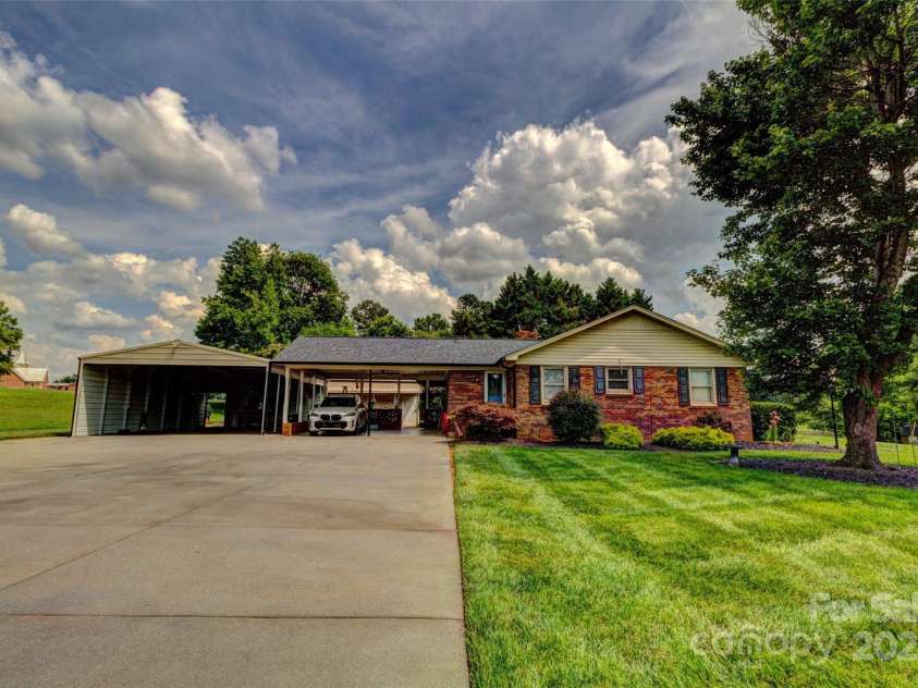 253 Suncrest Road, Cherryville, NC 28021.  MLS# CAR4320247, YatesRealty ID 8547. 