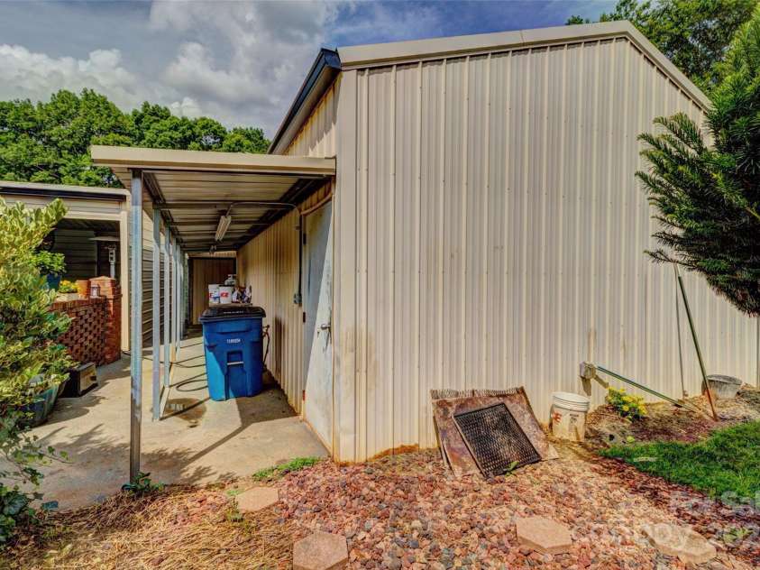 253 Suncrest Road, Cherryville, NC 28021.  MLS# CAR4320247, YatesRealty ID 8547. 