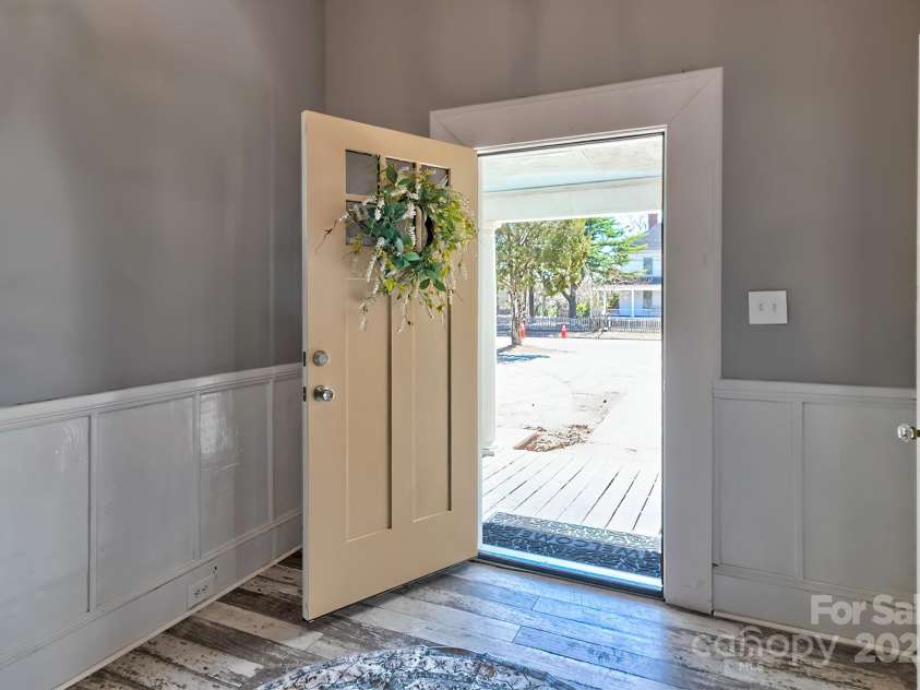 415 Richland Street, Kershaw, SC 29067.  MLS# CAR4225485, YatesRealty ID 8547. 