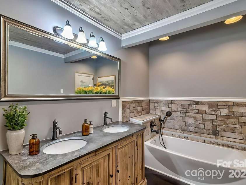 415 Richland Street, Kershaw, SC 29067.  MLS# CAR4225485, YatesRealty ID 8547. 