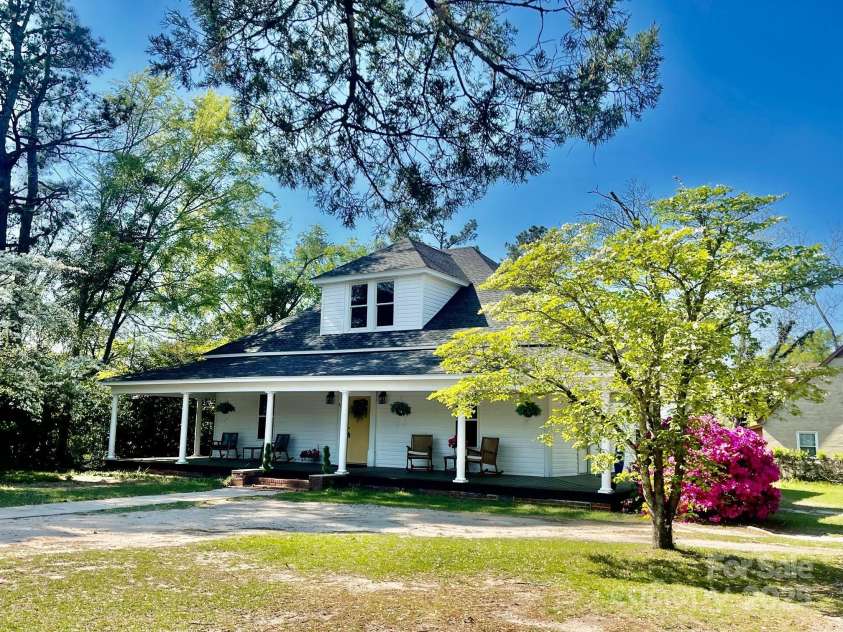 415 Richland Street, Kershaw, SC 29067.  MLS# CAR4225485, YatesRealty ID 8547. 