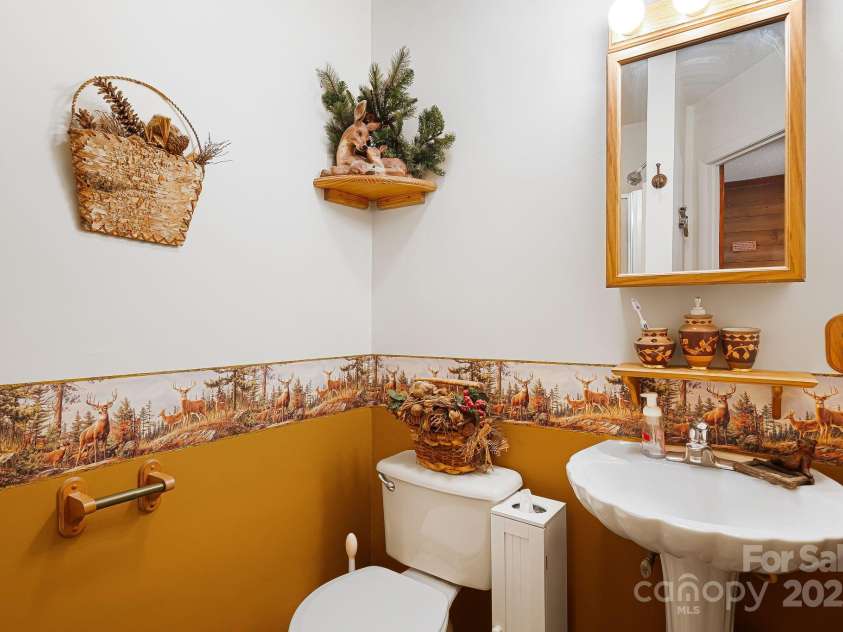 68 Meadow Lane, Mars Hill, NC 28754.  MLS# CAR4233097, YatesRealty ID 8548. 