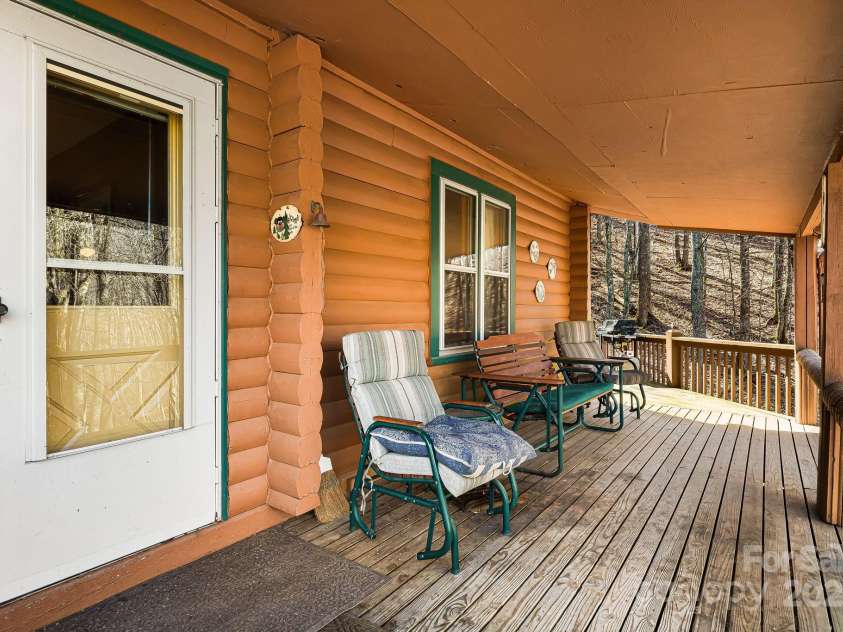 68 Meadow Lane, Mars Hill, NC 28754.  MLS# CAR4233097, YatesRealty ID 8548. Private, Single Level Living at Wolf Laurel