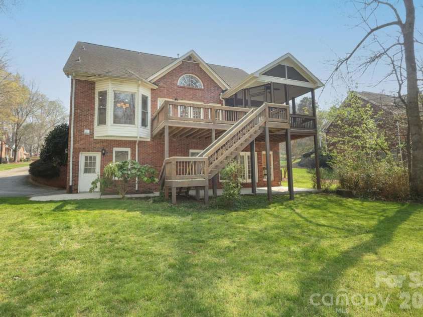 1406 Woodhurst Drive, Rock Hill, SC 29732.  MLS# CAR4359210, YatesRealty ID 8549. 