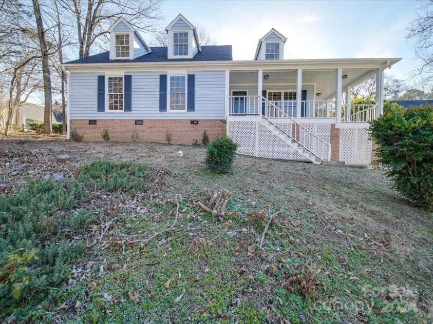 5618 All Saints Lane, Charlotte, NC 28226.  MLS# CAR4103132, YatesRealty ID 855. 