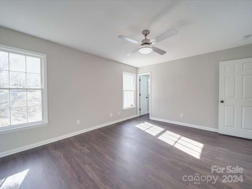 5618 All Saints Lane, Charlotte, NC 28226.  MLS# CAR4103132, YatesRealty ID 855. 