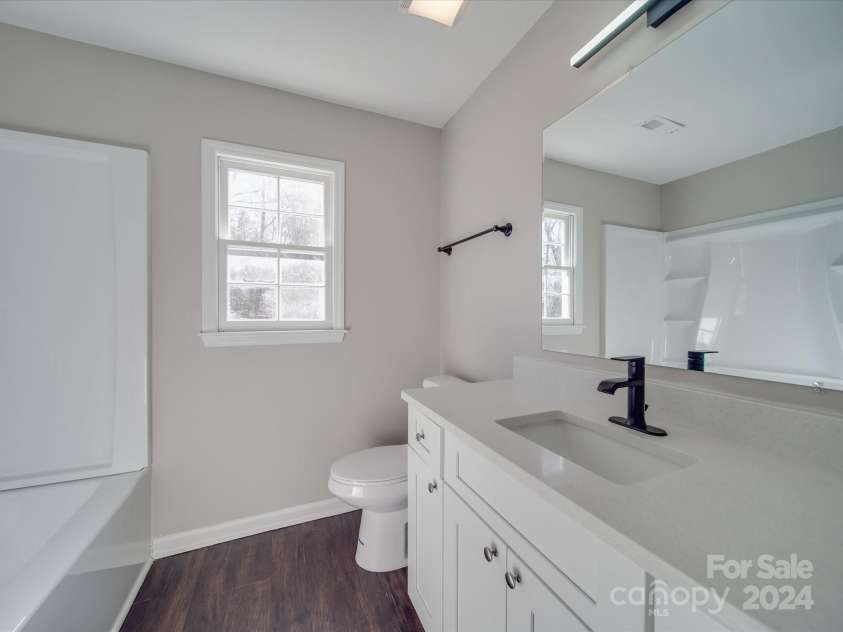 5618 All Saints Lane, Charlotte, NC 28226.  MLS# CAR4103132, YatesRealty ID 855. 