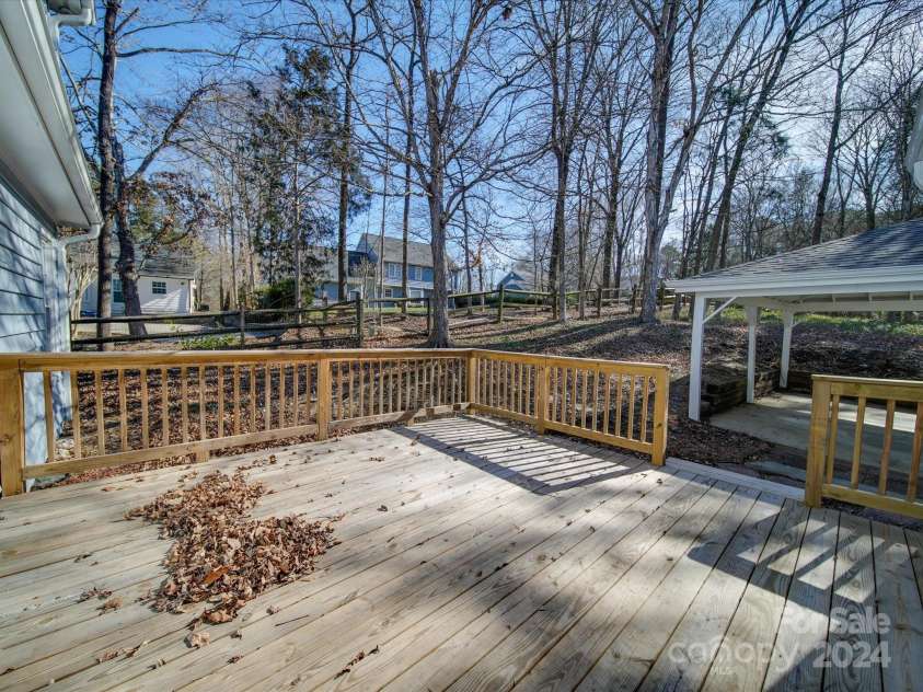 5618 All Saints Lane, Charlotte, NC 28226.  MLS# CAR4103132, YatesRealty ID 855. 