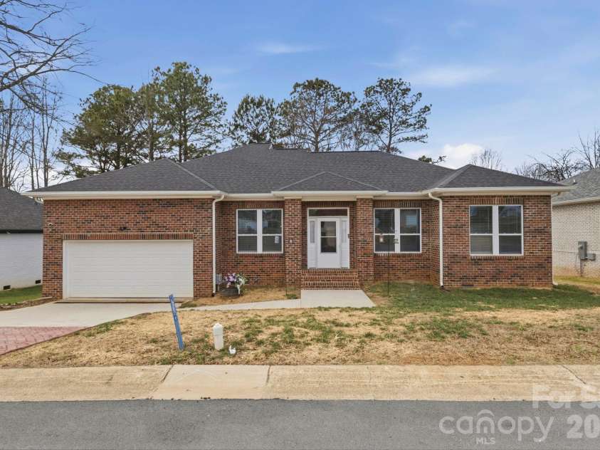 145 Ole Eastpointe Drive, York, SC 29745.  MLS# CAR4351399, YatesRealty ID 8550. 