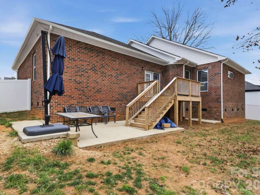145 Ole Eastpointe Drive, York, SC 29745.  MLS# CAR4351399, YatesRealty ID 8550. 