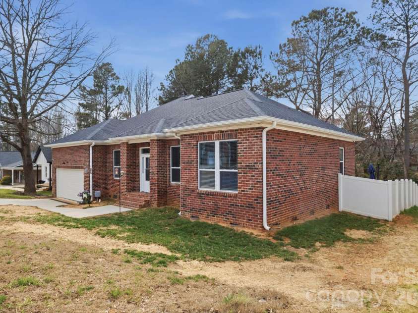 145 Ole Eastpointe Drive, York, SC 29745.  MLS# CAR4351399, YatesRealty ID 8550. 