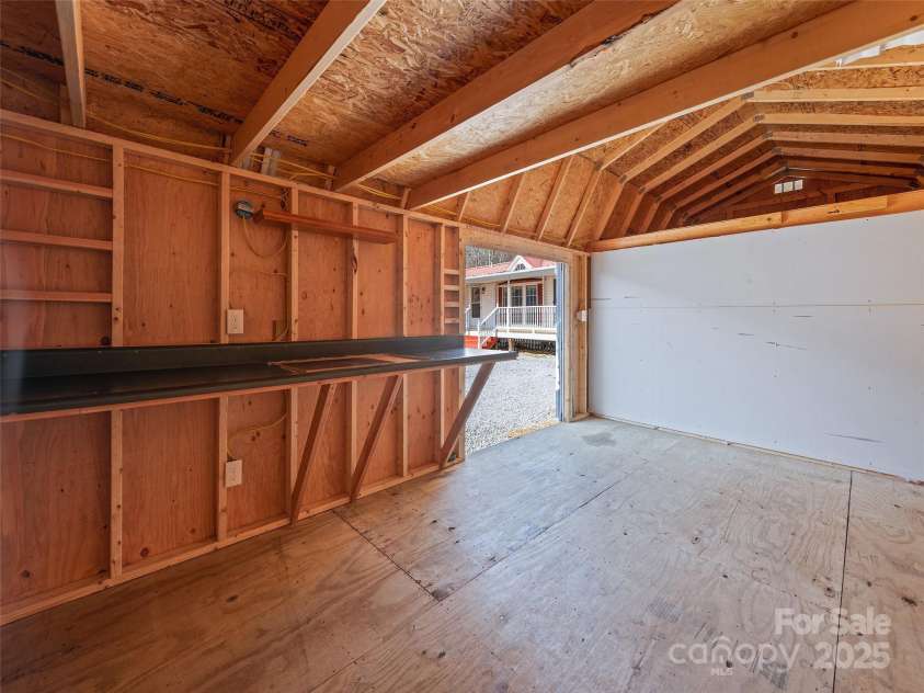 93 Merry Way, Clyde, NC 28721.  MLS# CAR4305352, YatesRealty ID 8552. 