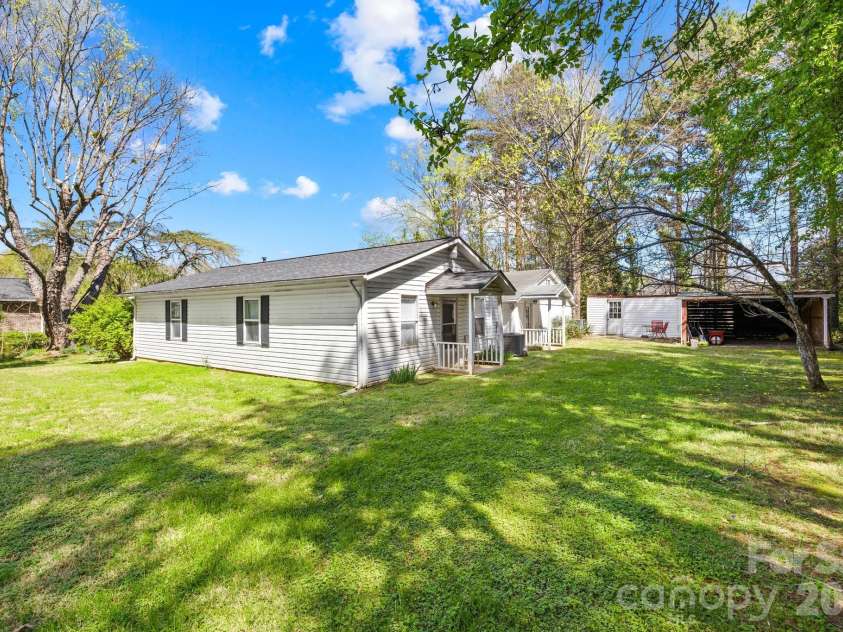 6711 Old Mocksville Road, Salisbury, NC 28144.  MLS# CAR4343686, YatesRealty ID 8553. 