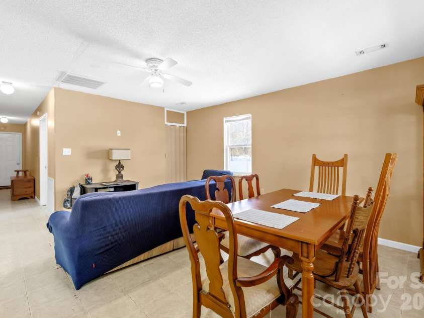 6711 Old Mocksville Road, Salisbury, NC 28144.  MLS# CAR4343686, YatesRealty ID 8553. House #2 dining area