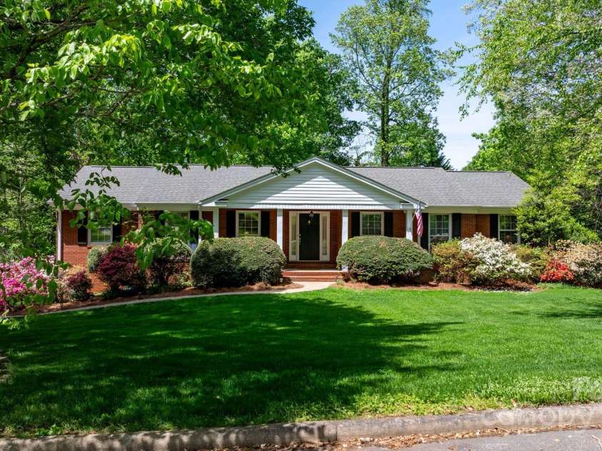 100 Heritage Lane, Morganton, NC 28655.  MLS# CAR4249355, YatesRealty ID 8554. 