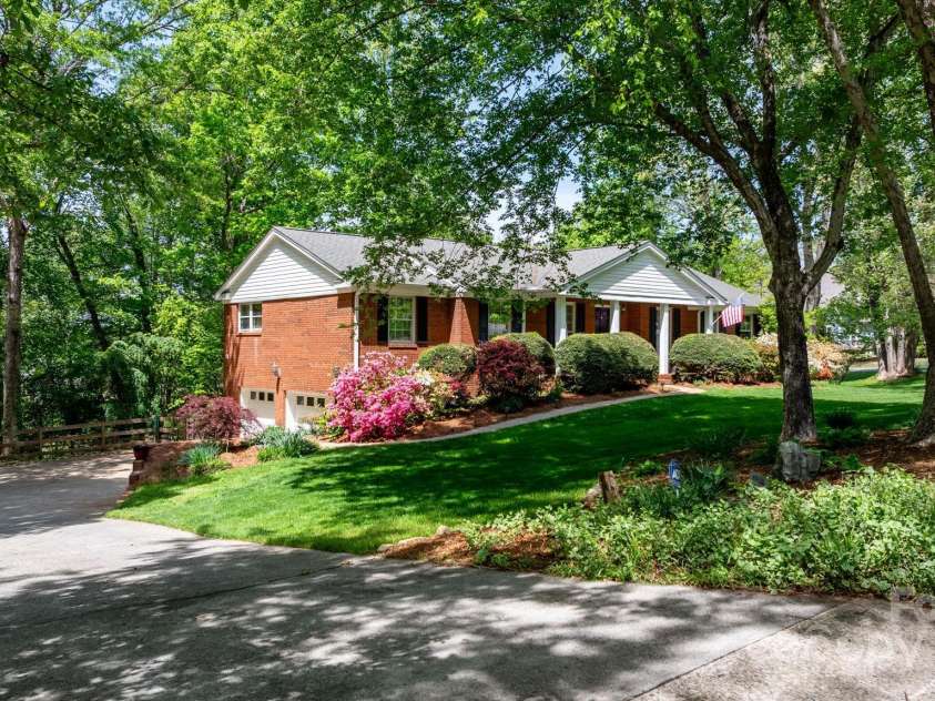 100 Heritage Lane, Morganton, NC 28655.  MLS# CAR4249355, YatesRealty ID 8554. 