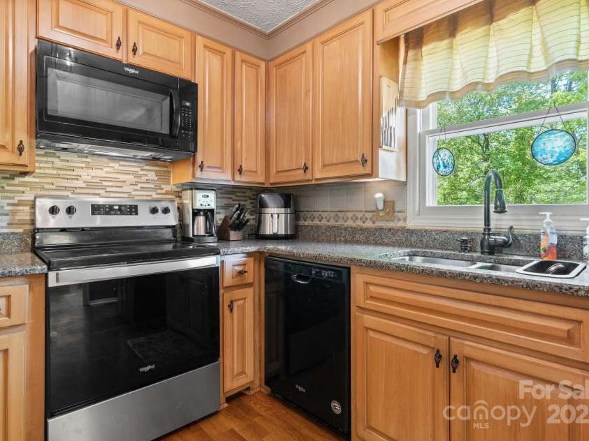100 Heritage Lane, Morganton, NC 28655.  MLS# CAR4249355, YatesRealty ID 8554. 