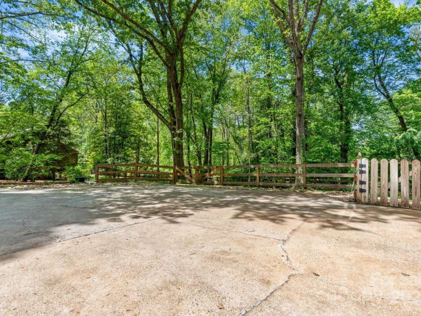 100 Heritage Lane, Morganton, NC 28655.  MLS# CAR4249355, YatesRealty ID 8554. 