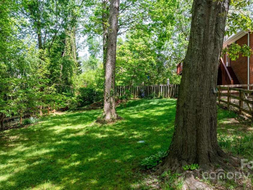 100 Heritage Lane, Morganton, NC 28655.  MLS# CAR4249355, YatesRealty ID 8554. 