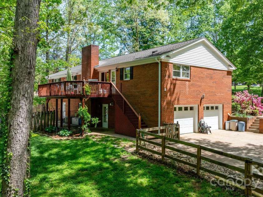 100 Heritage Lane, Morganton, NC 28655.  MLS# CAR4249355, YatesRealty ID 8554. 