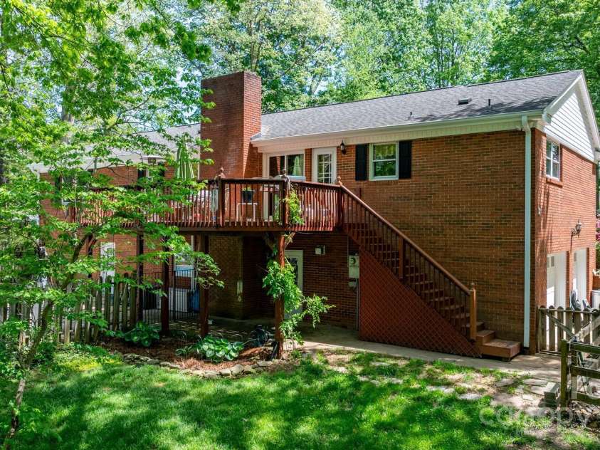 100 Heritage Lane, Morganton, NC 28655.  MLS# CAR4249355, YatesRealty ID 8554. 