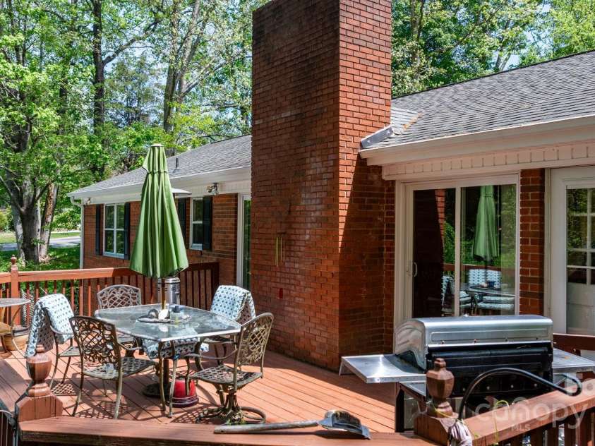 100 Heritage Lane, Morganton, NC 28655.  MLS# CAR4249355, YatesRealty ID 8554. 